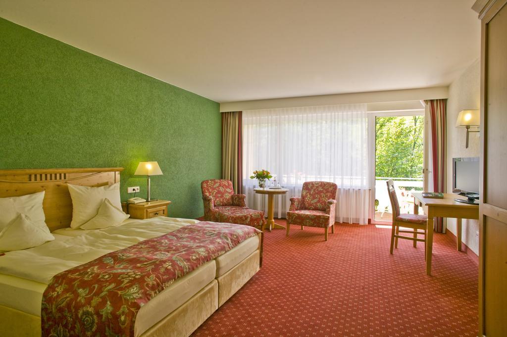 Terra Nova Hotel Baiersbronn Room photo