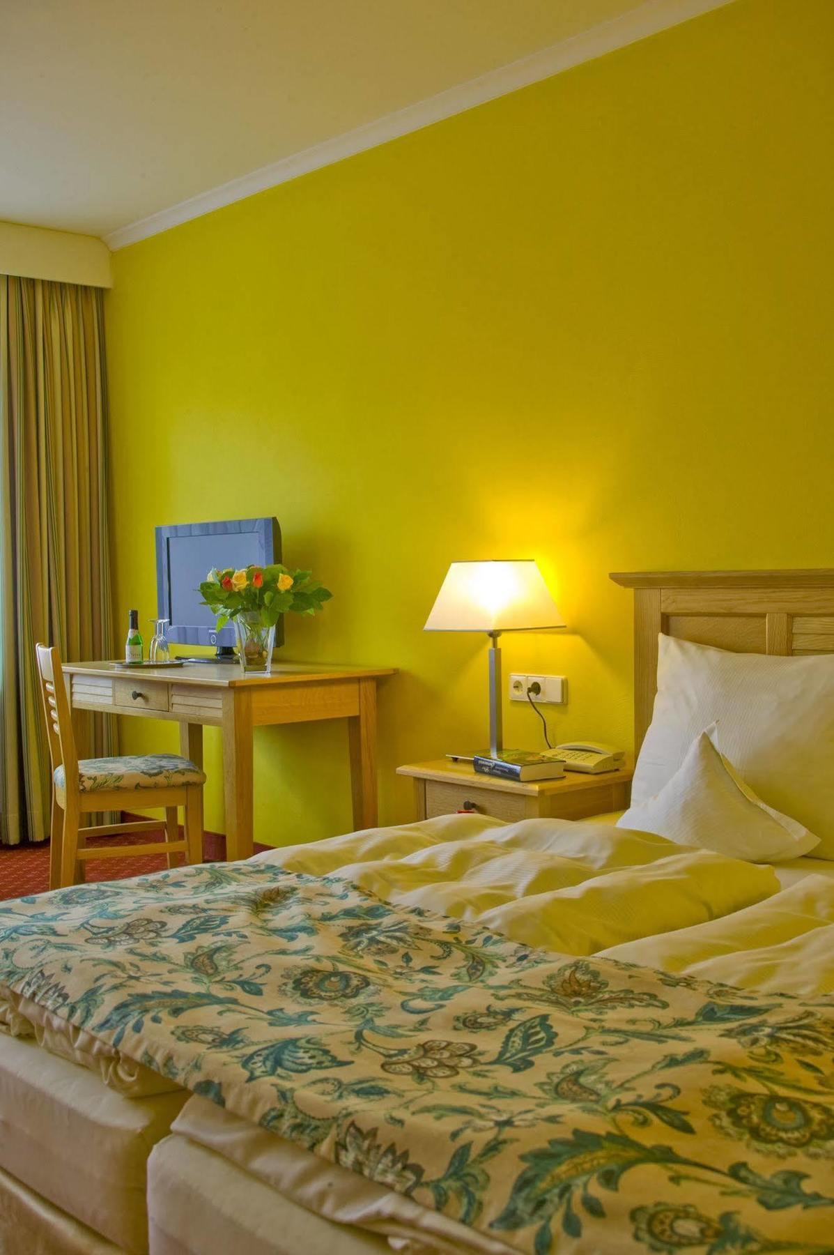 Terra Nova Hotel Baiersbronn Exterior photo